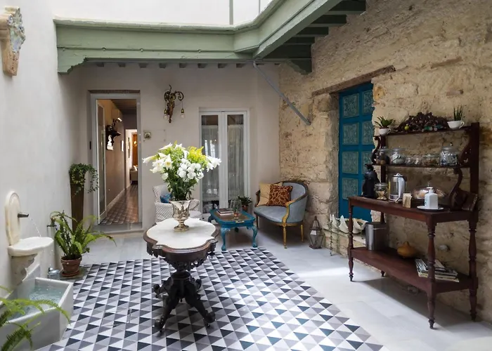 Casa Portus Gaditanus S XVIII Patio Andaluz