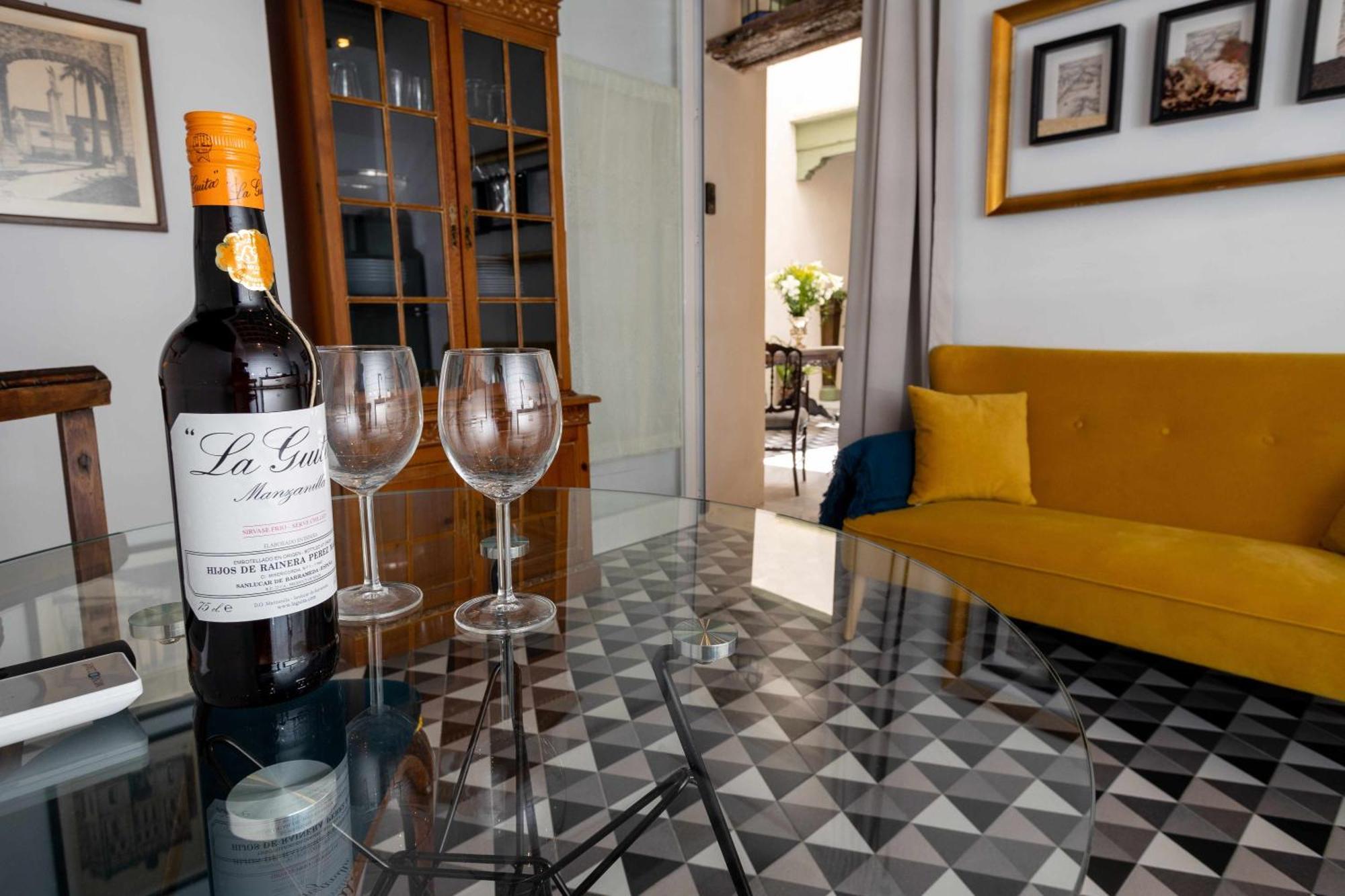 Casa Portus Gaditanus S Xviii Patio Andaluz Apartment