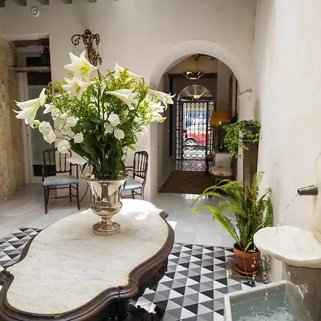 Casa Portus Gaditanus S XVIII Patio Andaluz El Puerto de Santa Maria Exterior photo